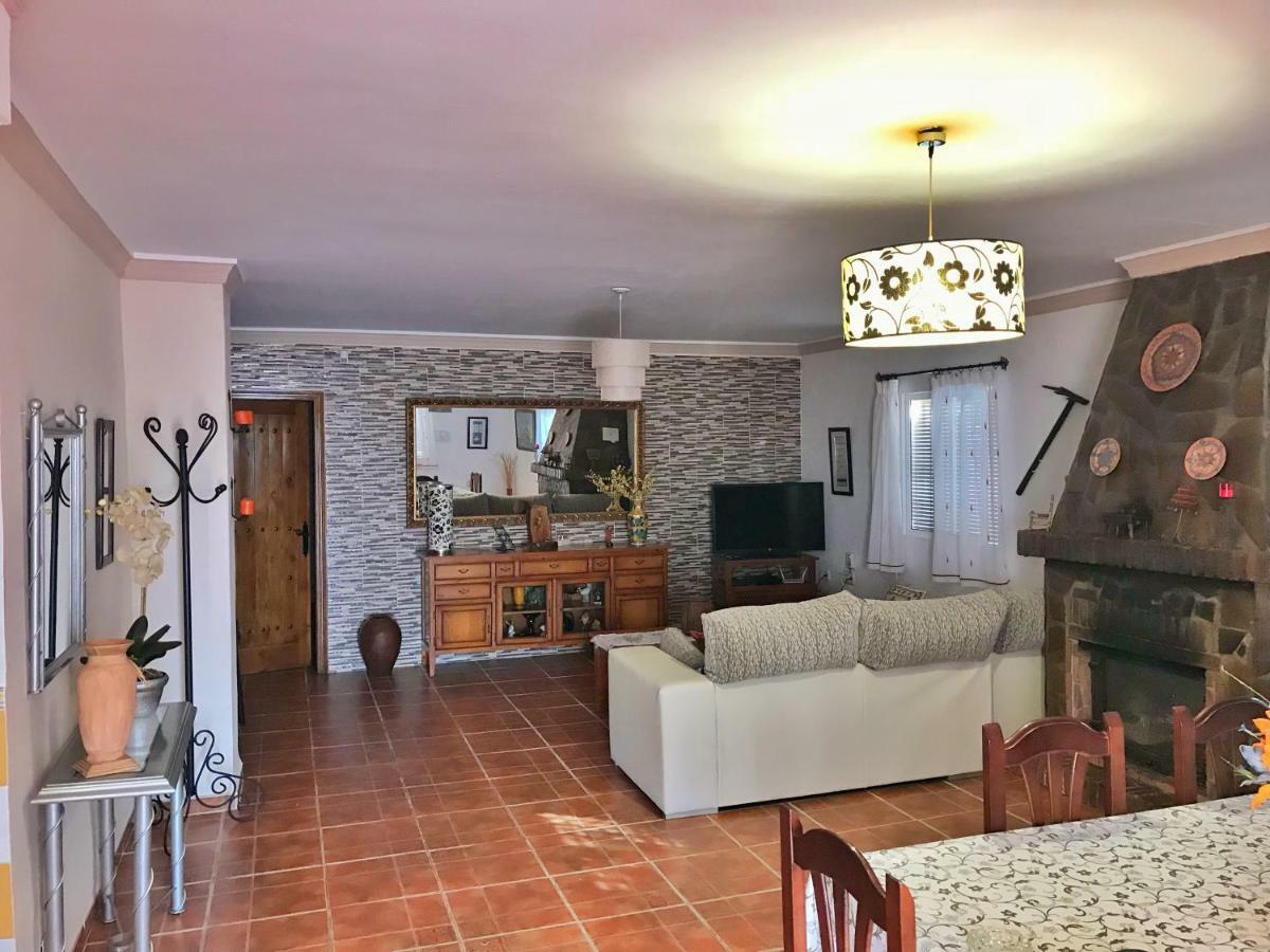 Villa Las Mercedes ネルハ エクステリア 写真